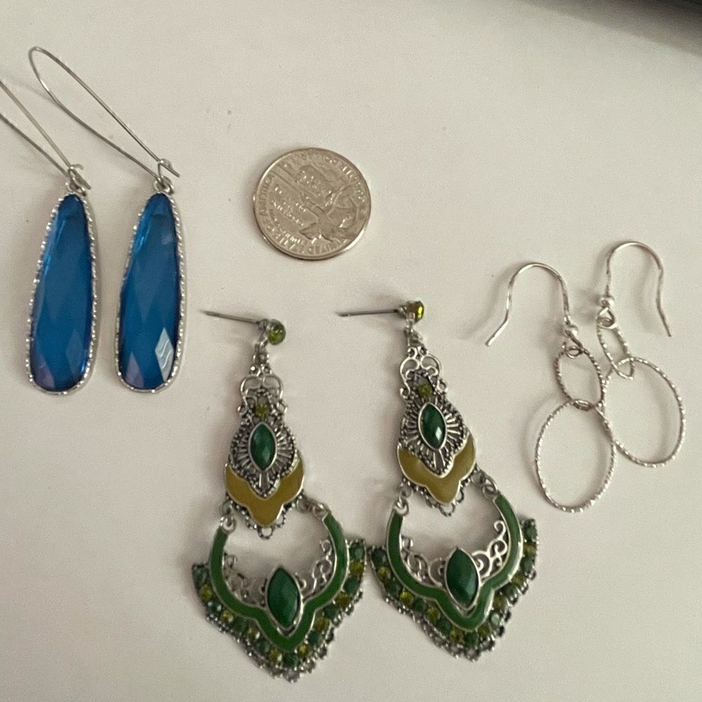 Bundle of Three Pairs of Dangly Earrings - Picture 4 of 5